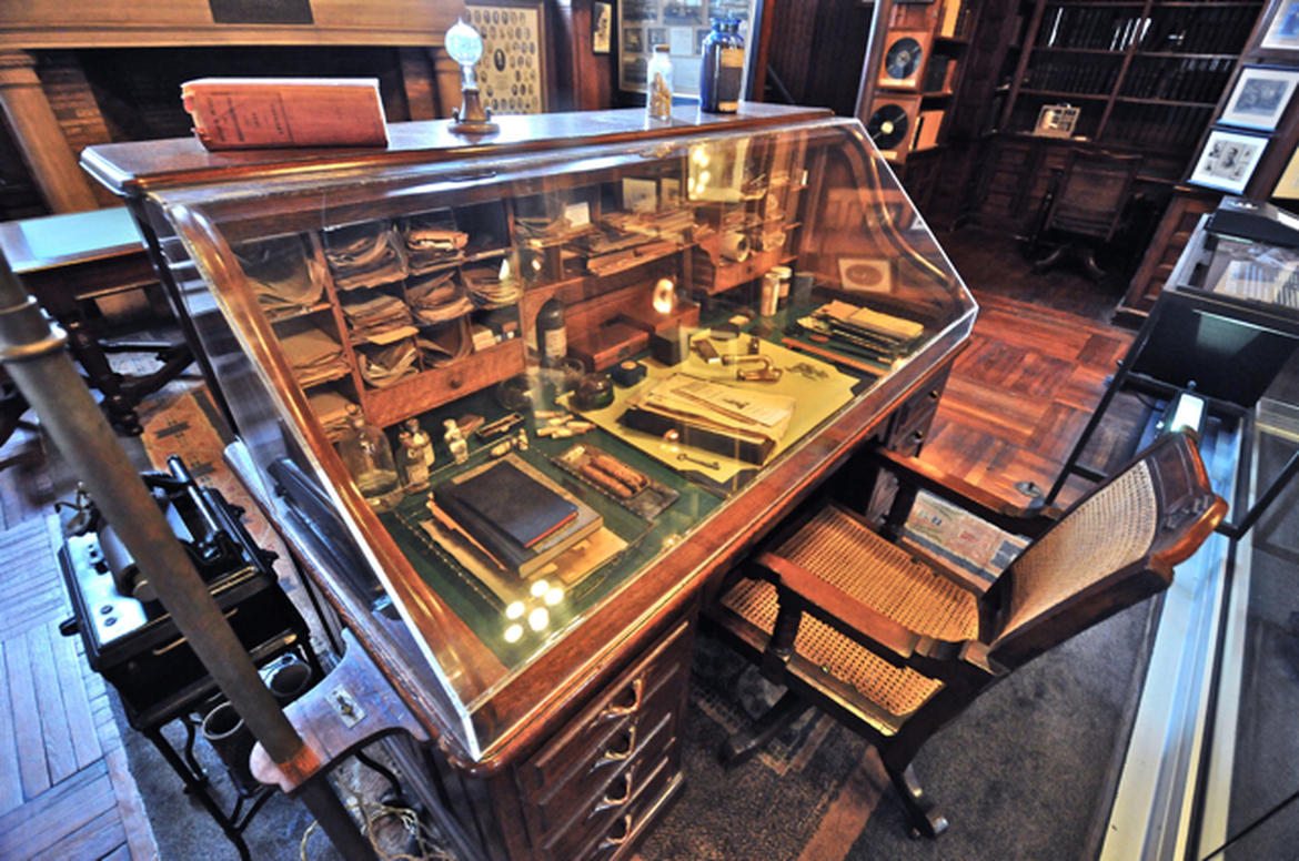 Edison’s Desk: An Education and Media Platform